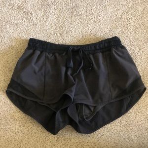 Lululemon Size 4 Hotty Hot Shorts